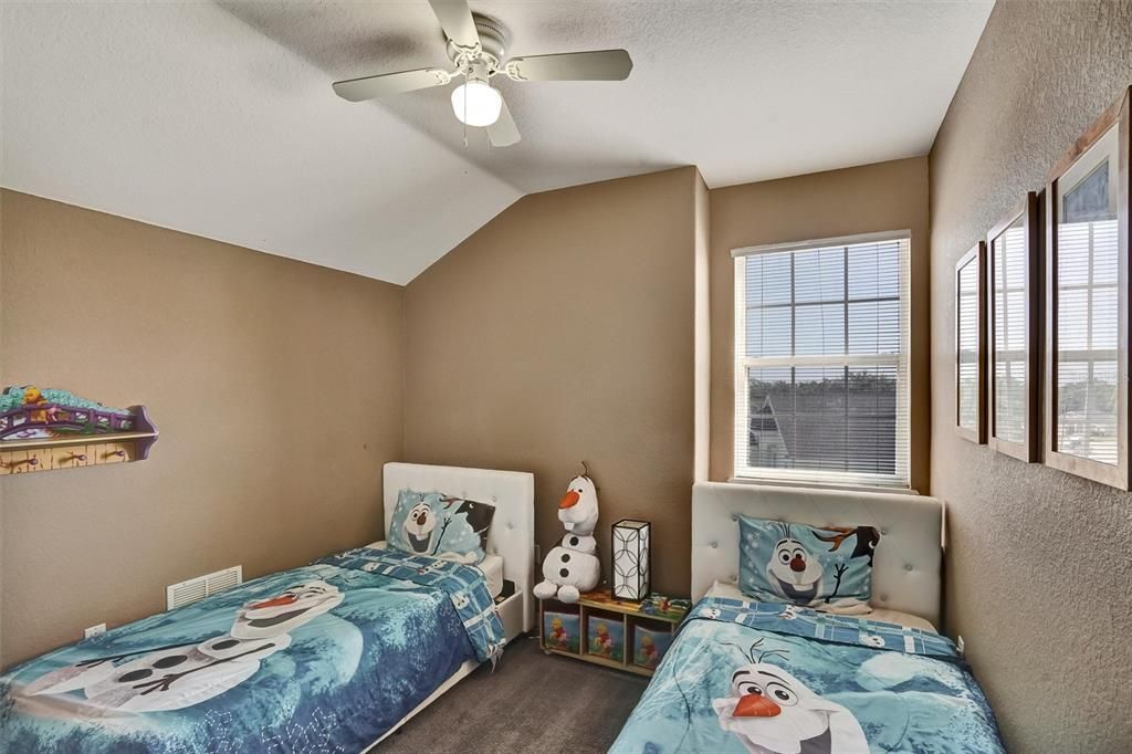 Active With Contract: $410,000 (5 beds, 3 baths, 2494 Square Feet)