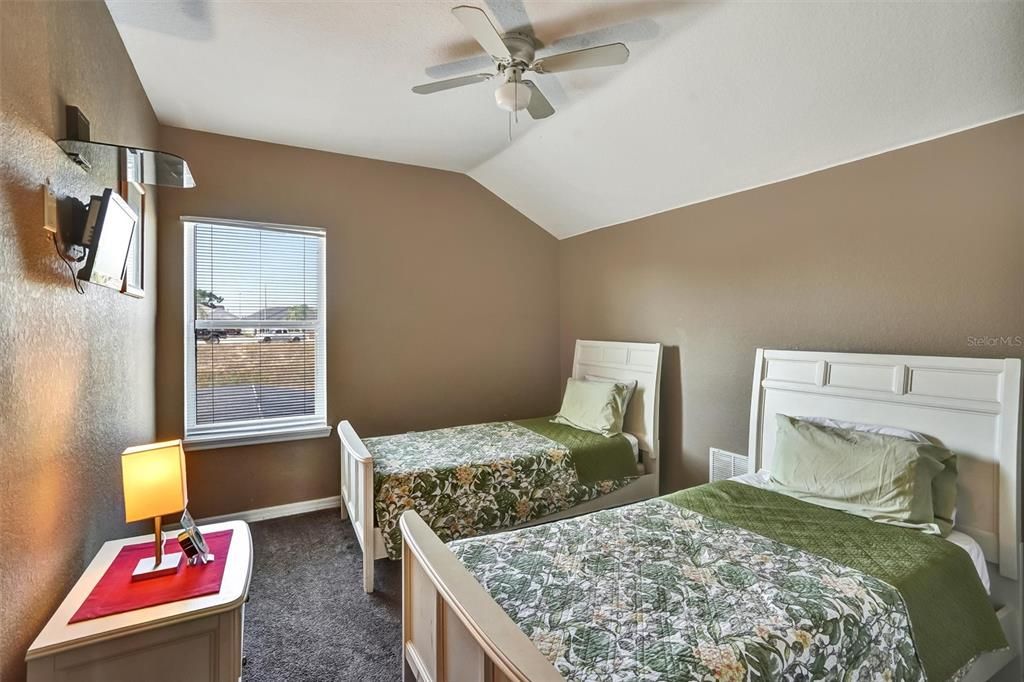 Active With Contract: $410,000 (5 beds, 3 baths, 2494 Square Feet)