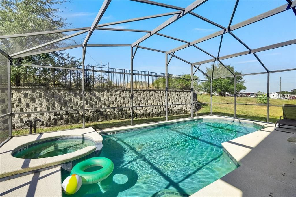 Active With Contract: $410,000 (5 beds, 3 baths, 2494 Square Feet)