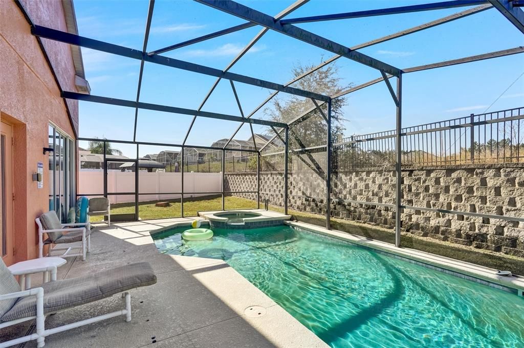 Active With Contract: $410,000 (5 beds, 3 baths, 2494 Square Feet)