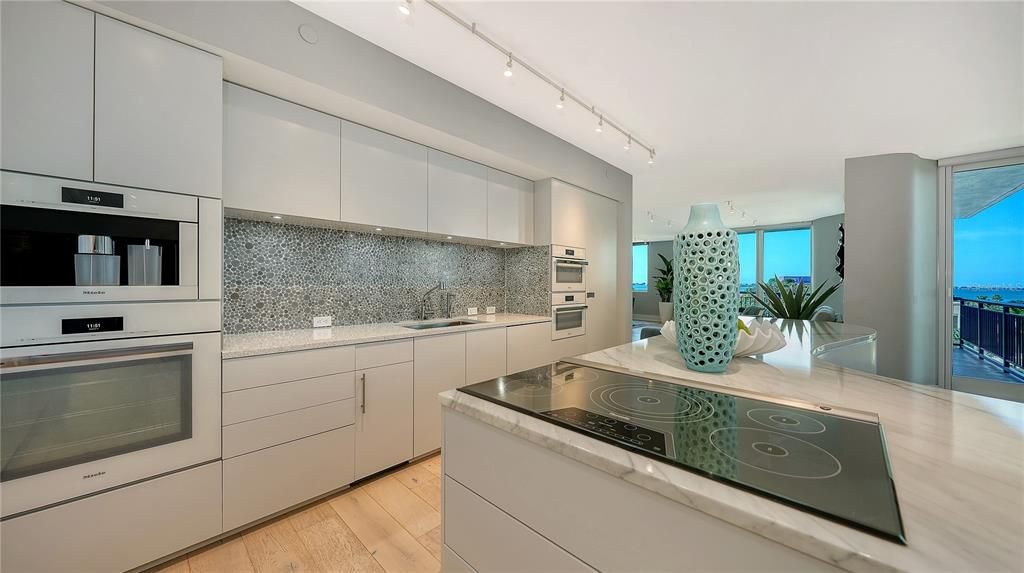 For Sale: $1,795,000 (3 beds, 3 baths, 2981 Square Feet)