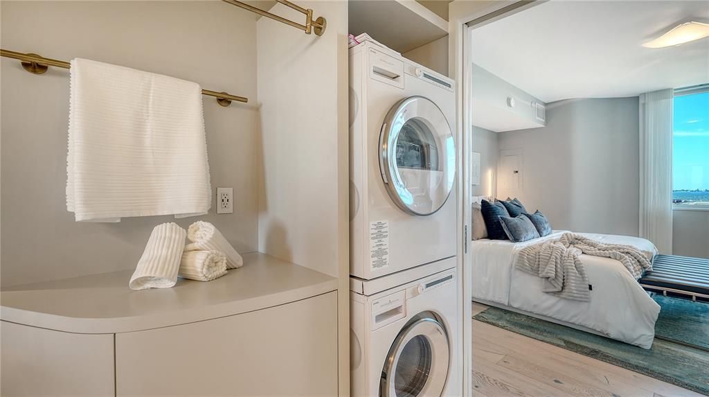 For Sale: $1,795,000 (3 beds, 3 baths, 2981 Square Feet)