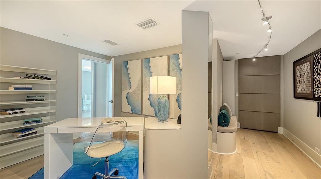 For Sale: $1,795,000 (3 beds, 3 baths, 2981 Square Feet)