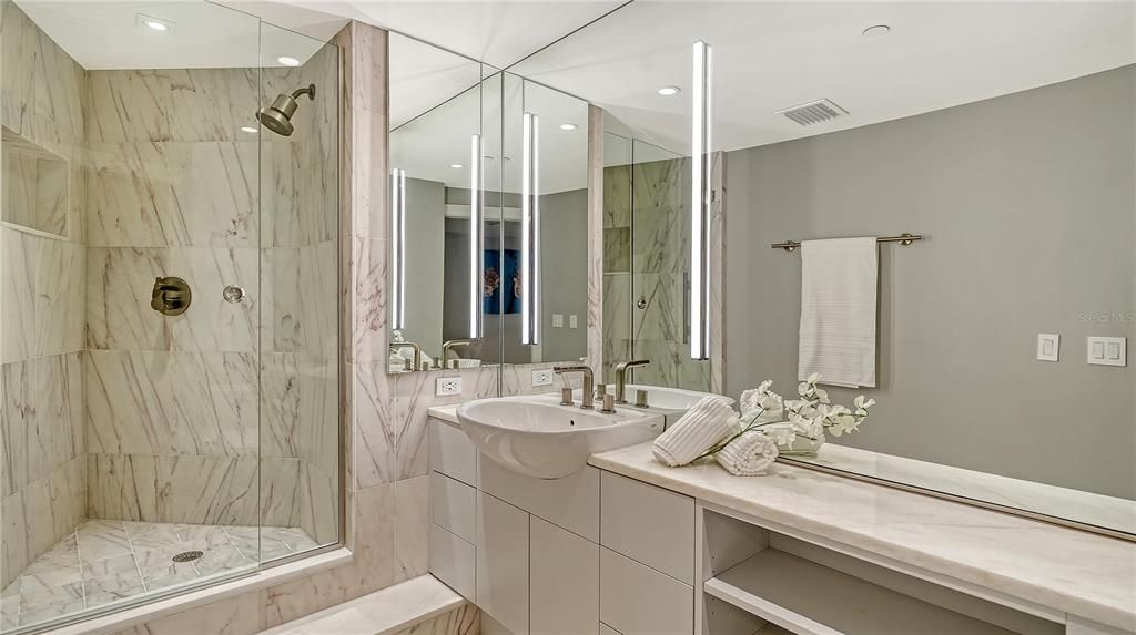 For Sale: $1,795,000 (3 beds, 3 baths, 2981 Square Feet)