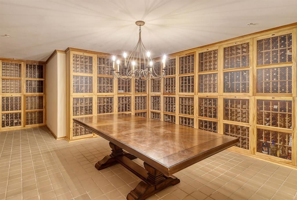 For Sale: $1,795,000 (3 beds, 3 baths, 2981 Square Feet)