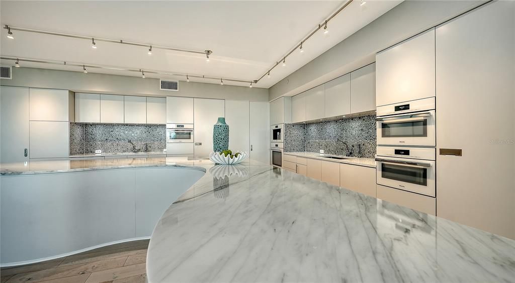 For Sale: $1,795,000 (3 beds, 3 baths, 2981 Square Feet)