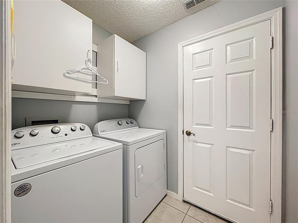 En Renta: $1,750 (3 camas, 2 baños, 1725 Pies cuadrados)