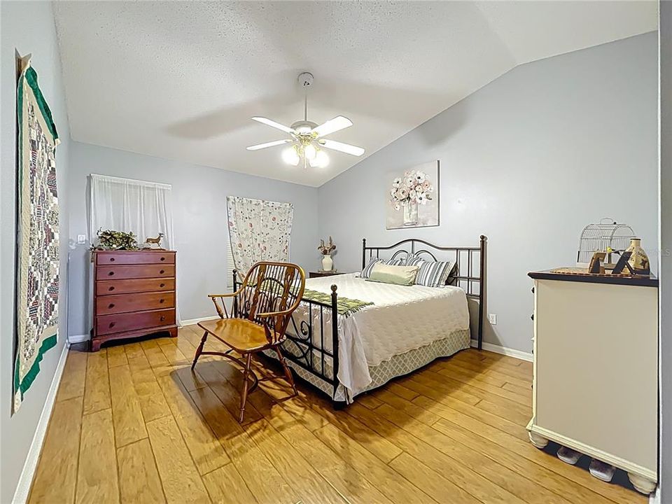 En Renta: $1,750 (3 camas, 2 baños, 1725 Pies cuadrados)