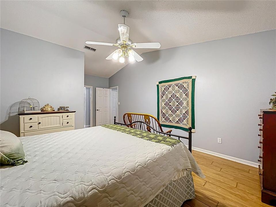 En Renta: $1,750 (3 camas, 2 baños, 1725 Pies cuadrados)