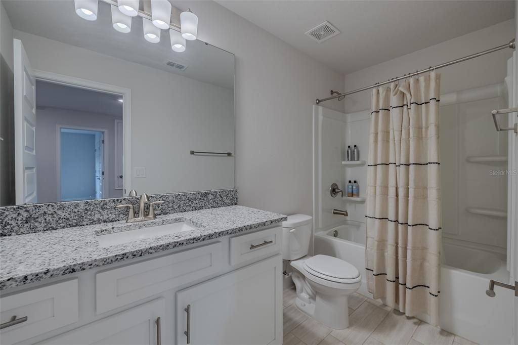 出租: $2,500 (4 贝兹, 3 浴室, 2181 平方英尺)