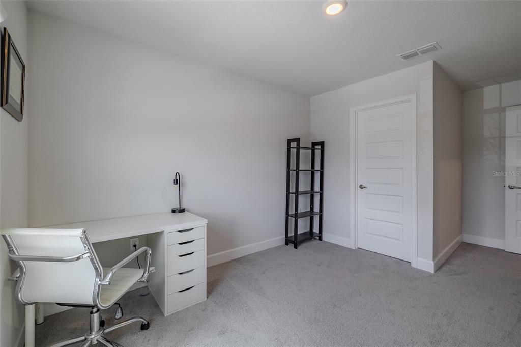 出租: $2,500 (4 贝兹, 3 浴室, 2181 平方英尺)