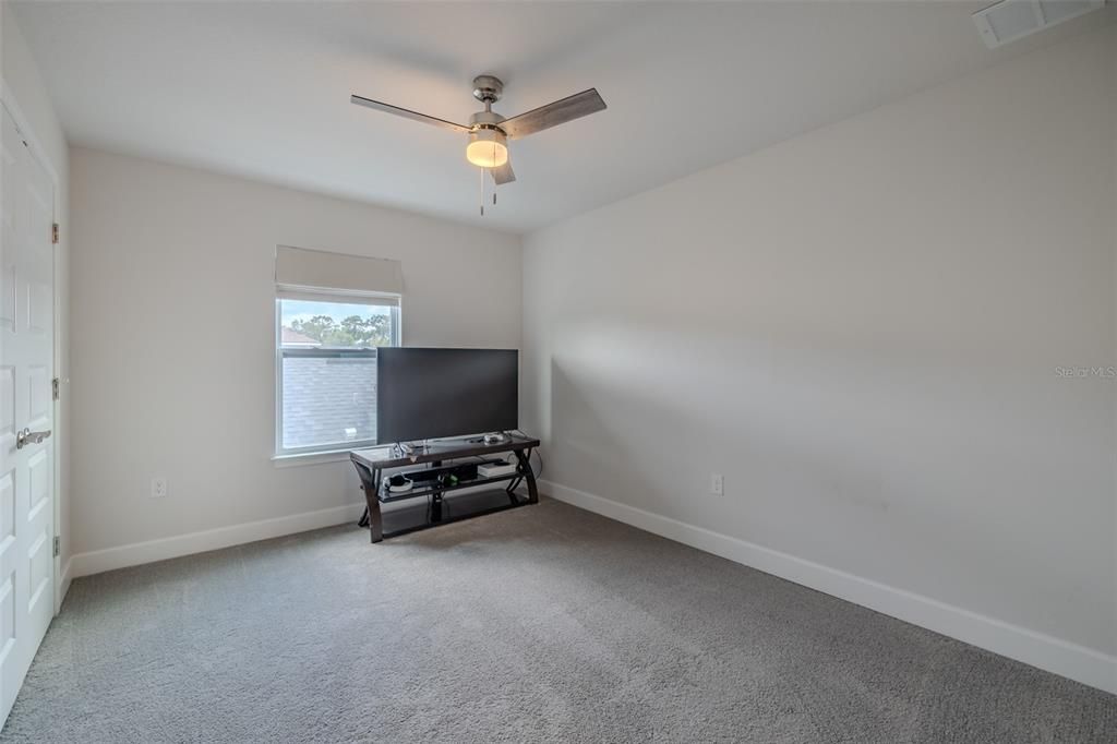 出租: $2,500 (4 贝兹, 3 浴室, 2181 平方英尺)