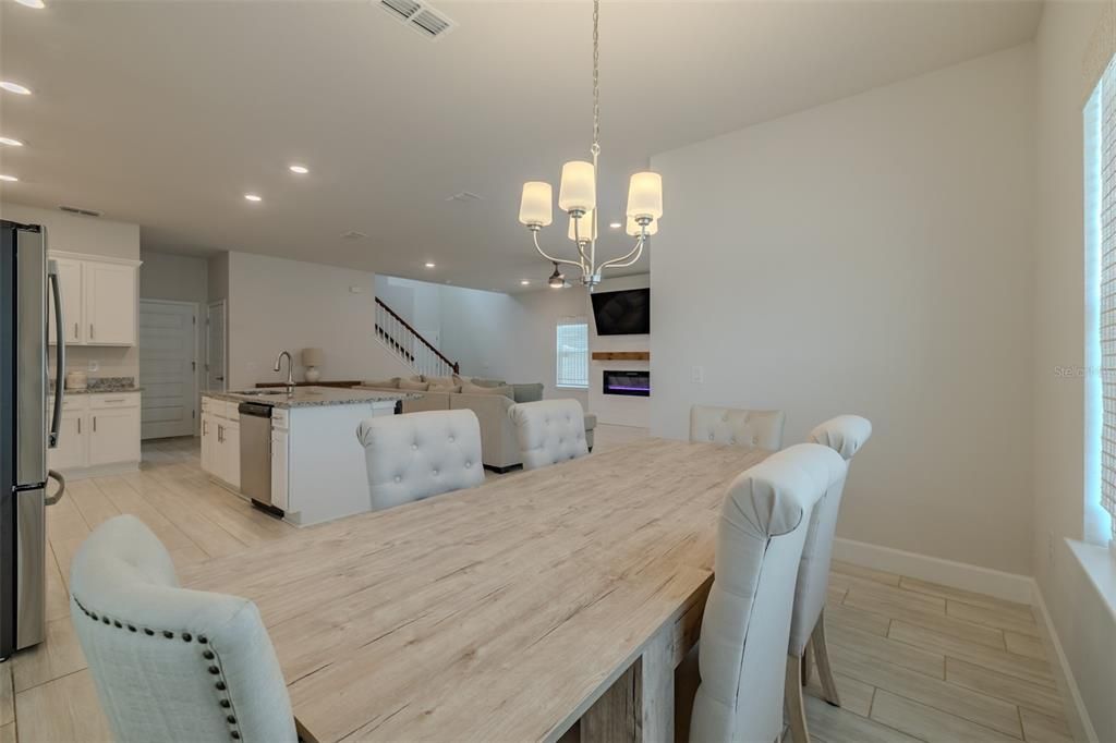 出租: $2,500 (4 贝兹, 3 浴室, 2181 平方英尺)