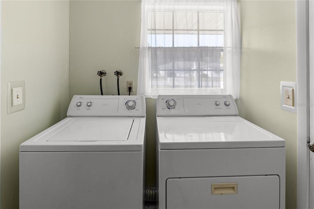 На продажу: $199,000 (2 спален, 2 ванн, 982 Квадратных фут)