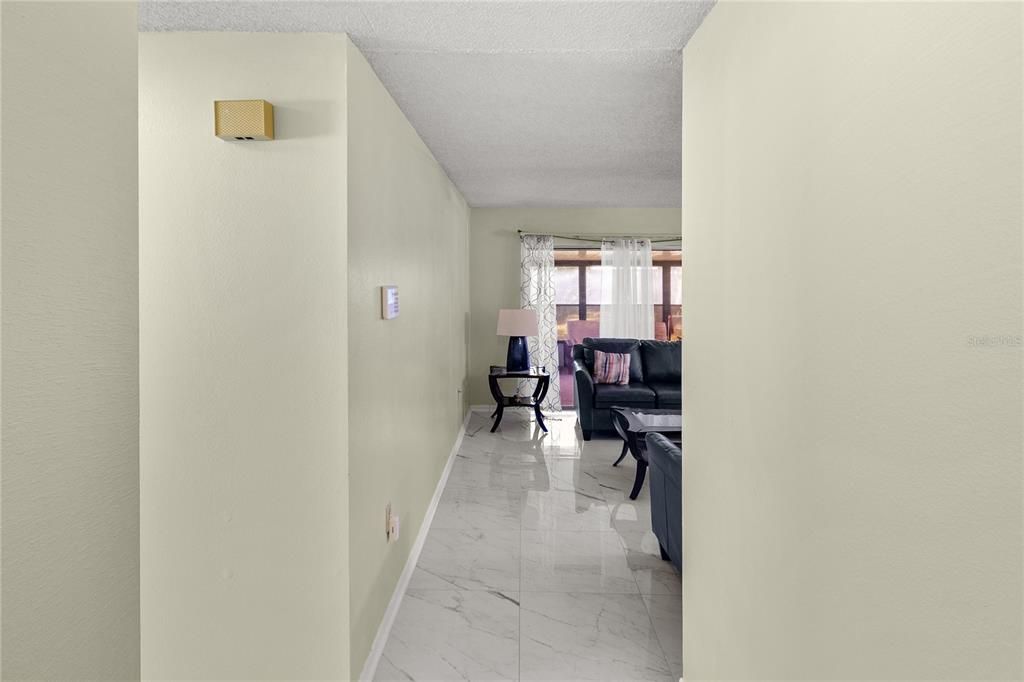 На продажу: $199,000 (2 спален, 2 ванн, 982 Квадратных фут)