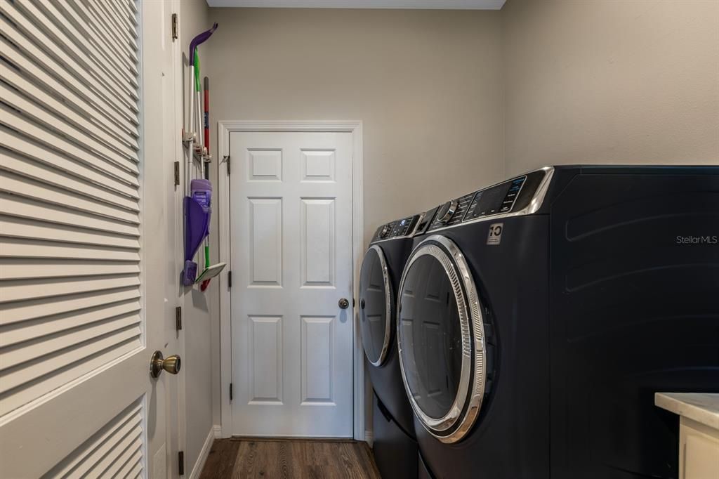 En Venta: $379,000 (3 camas, 2 baños, 1804 Pies cuadrados)