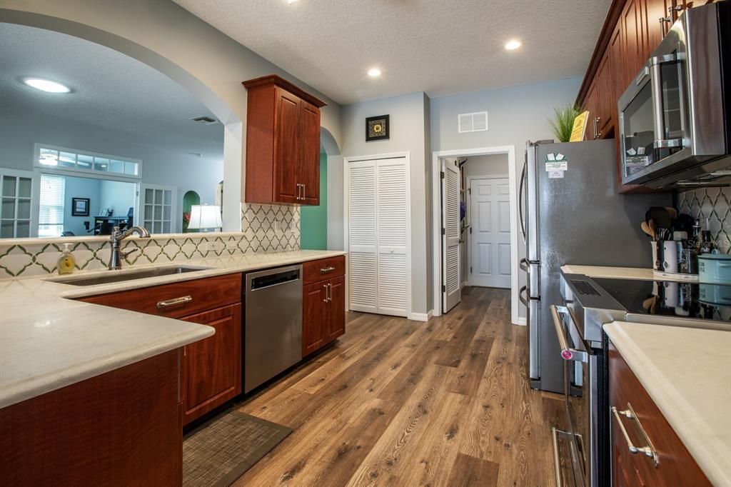 En Venta: $379,000 (3 camas, 2 baños, 1804 Pies cuadrados)