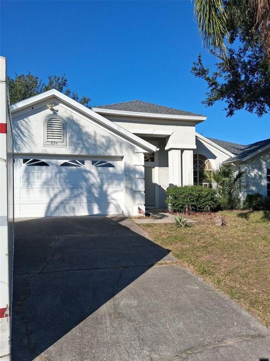 Active With Contract: $339,000 (3 beds, 2 baths, 1699 Square Feet)