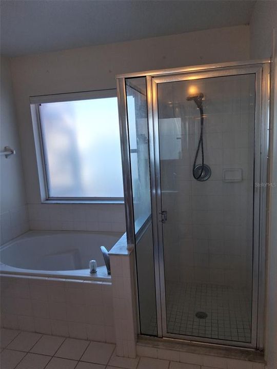 Active With Contract: $339,000 (3 beds, 2 baths, 1699 Square Feet)