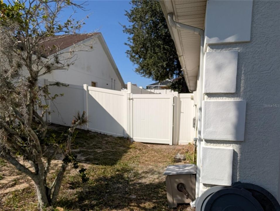 Active With Contract: $339,000 (3 beds, 2 baths, 1699 Square Feet)