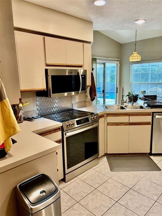 For Sale: $430,000 (3 beds, 2 baths, 2179 Square Feet)