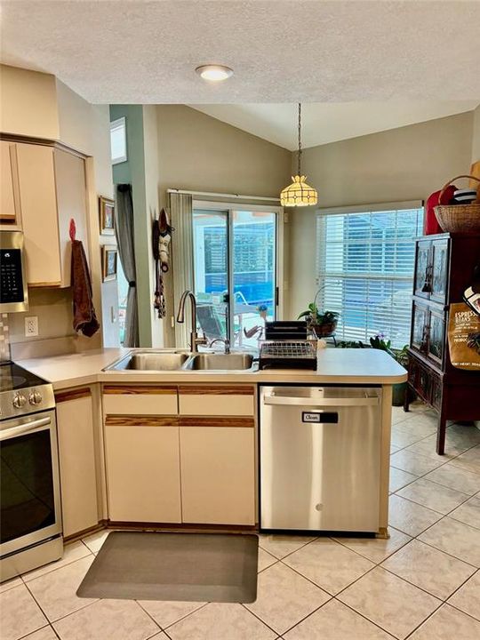 For Sale: $430,000 (3 beds, 2 baths, 2179 Square Feet)