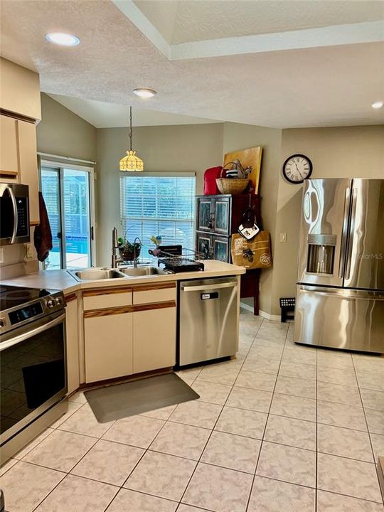 For Sale: $430,000 (3 beds, 2 baths, 2179 Square Feet)