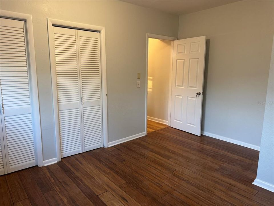 出租: $2,000 (3 贝兹, 1 浴室, 826 平方英尺)