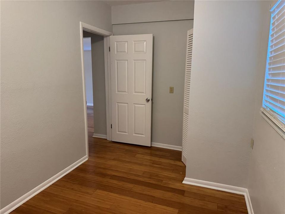 出租: $2,000 (3 贝兹, 1 浴室, 826 平方英尺)