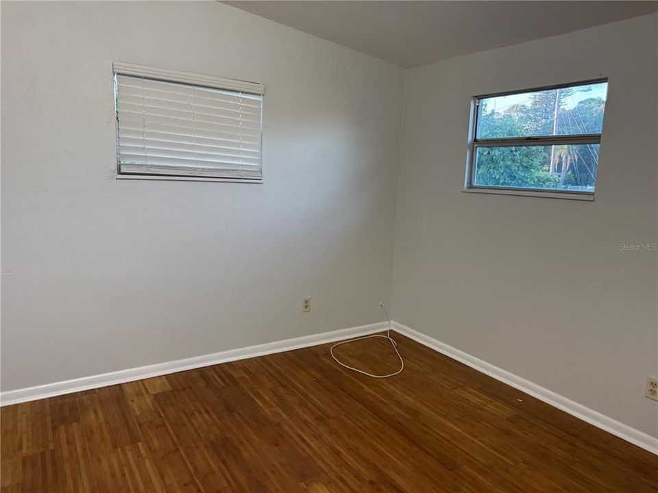 出租: $2,000 (3 贝兹, 1 浴室, 826 平方英尺)