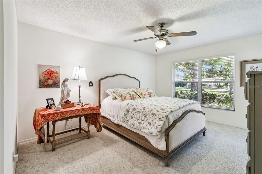 На продажу: $350,000 (2 спален, 2 ванн, 1456 Квадратных фут)