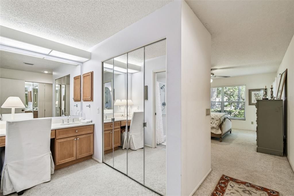 На продажу: $350,000 (2 спален, 2 ванн, 1456 Квадратных фут)