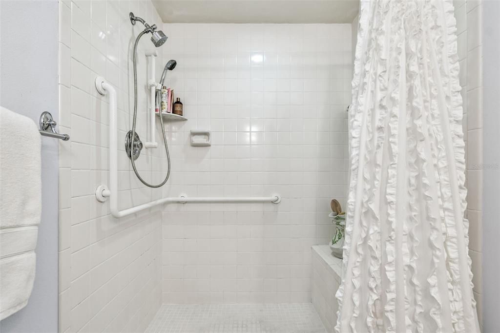 На продажу: $350,000 (2 спален, 2 ванн, 1456 Квадратных фут)