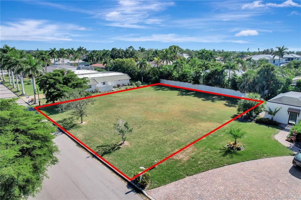 For Sale: $1,849,000 (0.30 acres)