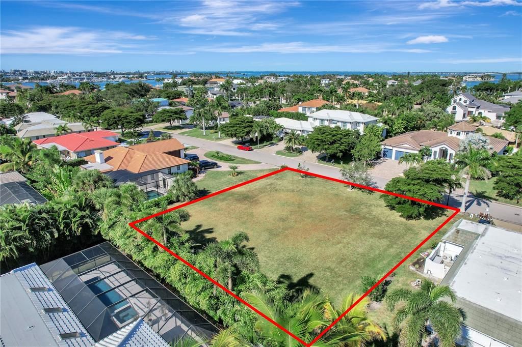 For Sale: $1,849,000 (0.30 acres)