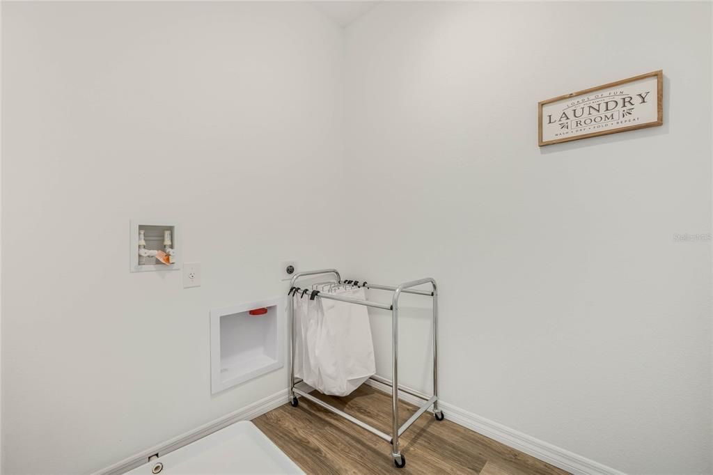 На продажу: $478,990 (5 спален, 3 ванн, 2601 Квадратных фут)