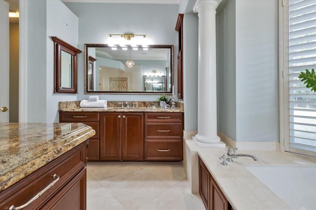 En Venta: $1,400,000 (4 camas, 3 baños, 3548 Pies cuadrados)