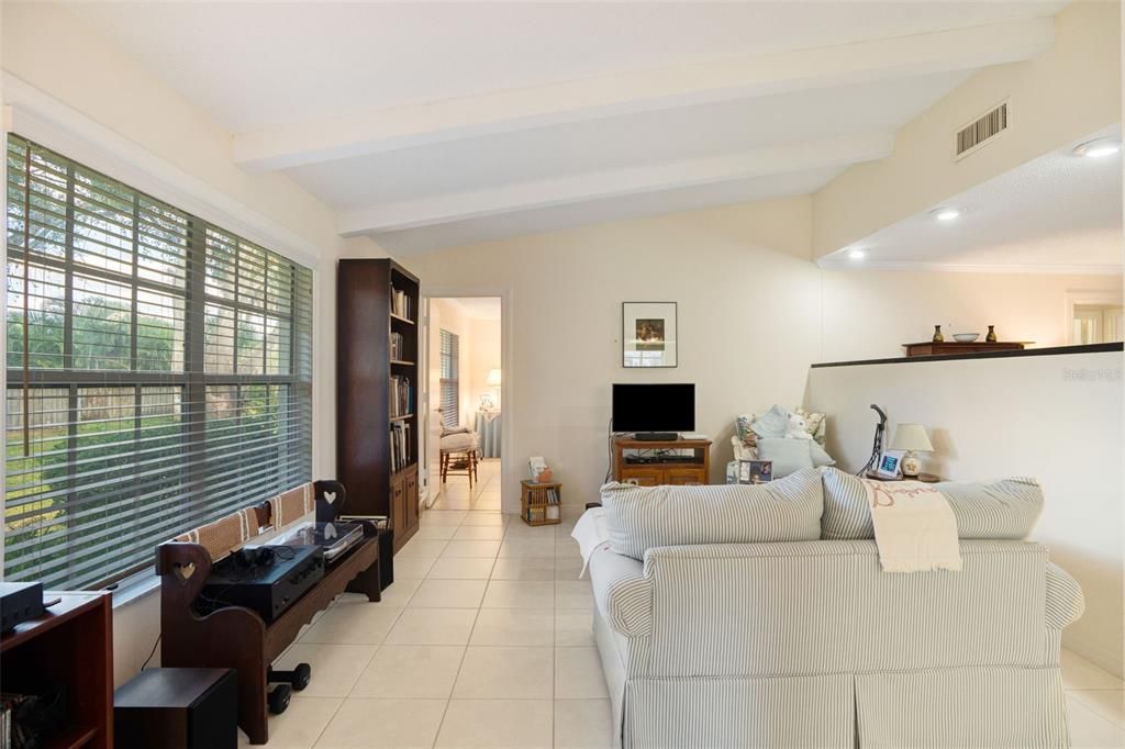 For Sale: $275,000 (2 beds, 2 baths, 1765 Square Feet)