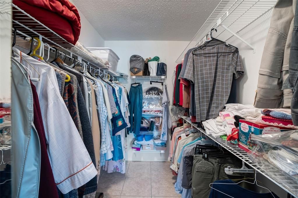 For Sale: $275,000 (2 beds, 2 baths, 1765 Square Feet)