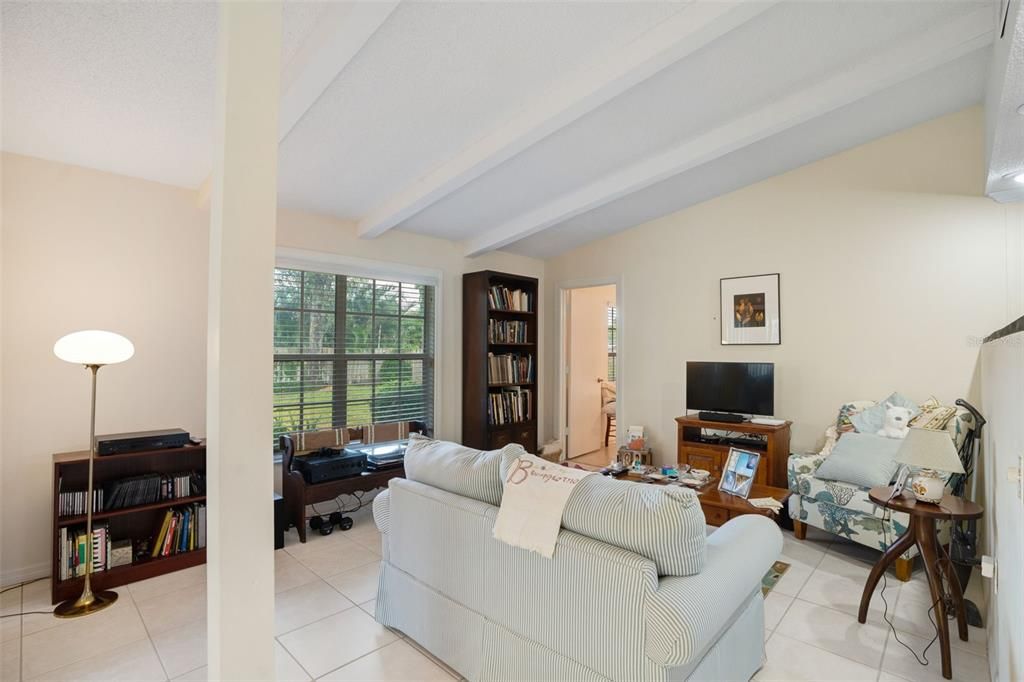 For Sale: $275,000 (2 beds, 2 baths, 1765 Square Feet)