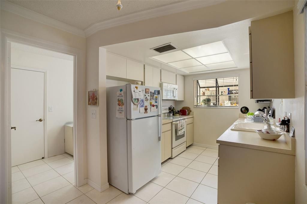 For Sale: $275,000 (2 beds, 2 baths, 1765 Square Feet)