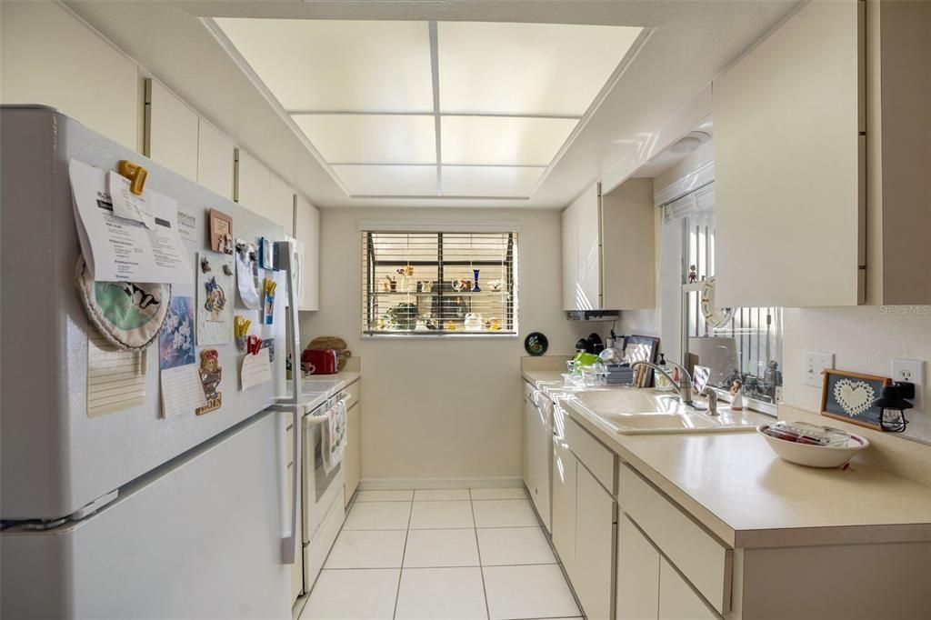 For Sale: $275,000 (2 beds, 2 baths, 1765 Square Feet)