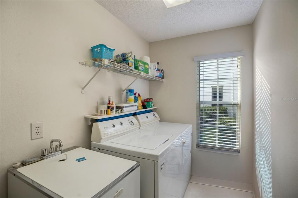 For Sale: $275,000 (2 beds, 2 baths, 1765 Square Feet)