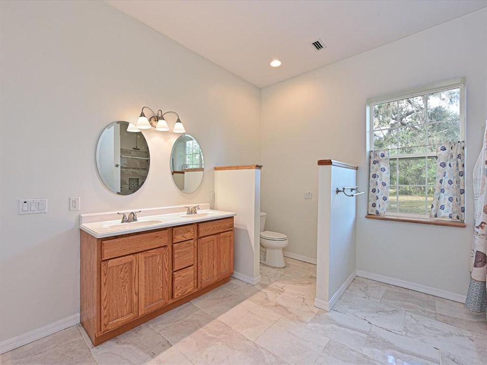 For Sale: $1,250,000 (3 beds, 3 baths, 3767 Square Feet)