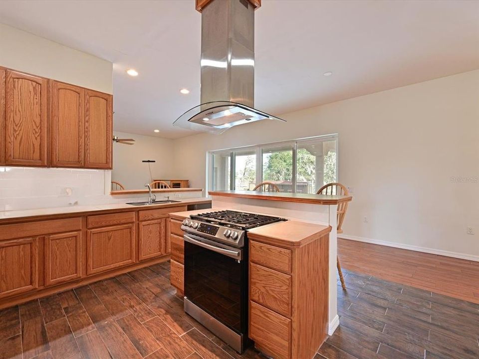 For Sale: $1,250,000 (3 beds, 3 baths, 3767 Square Feet)