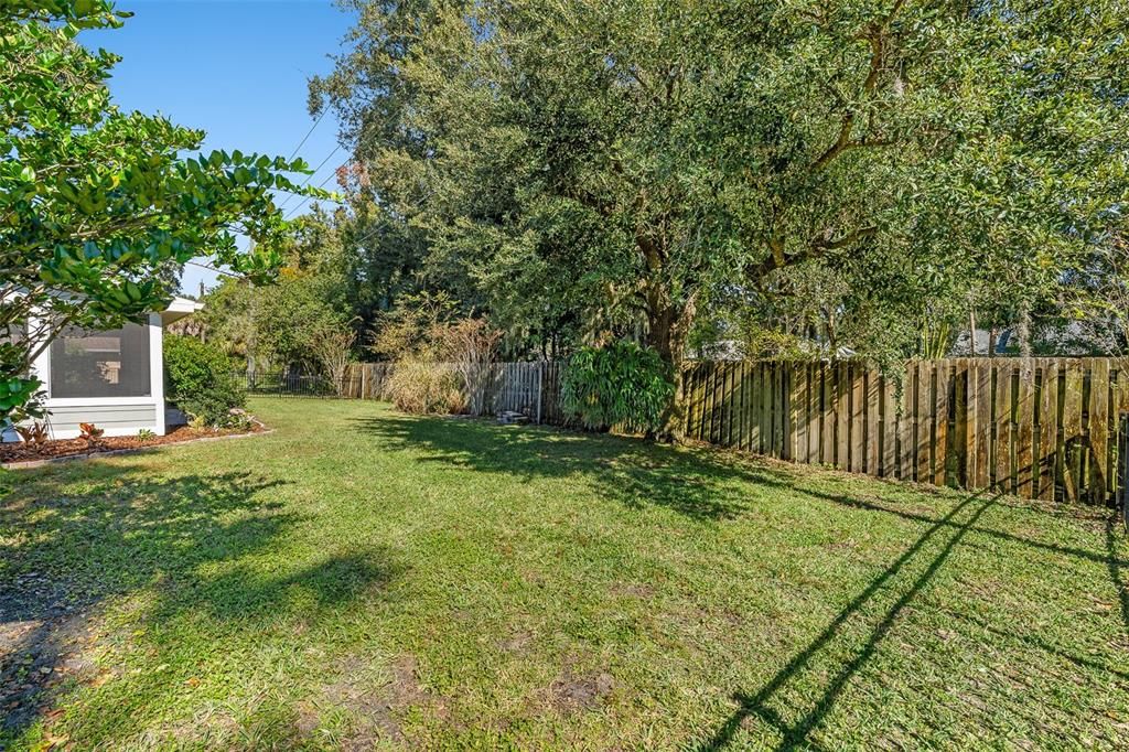 合同活跃: $369,000 (3 贝兹, 2 浴室, 1767 平方英尺)