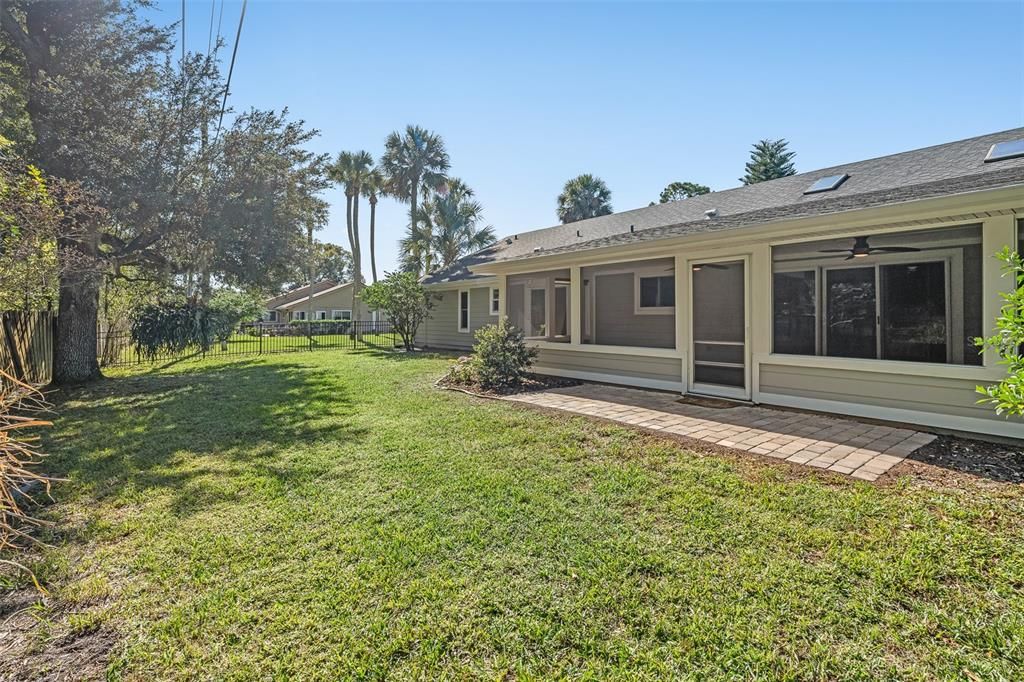 合同活跃: $369,000 (3 贝兹, 2 浴室, 1767 平方英尺)