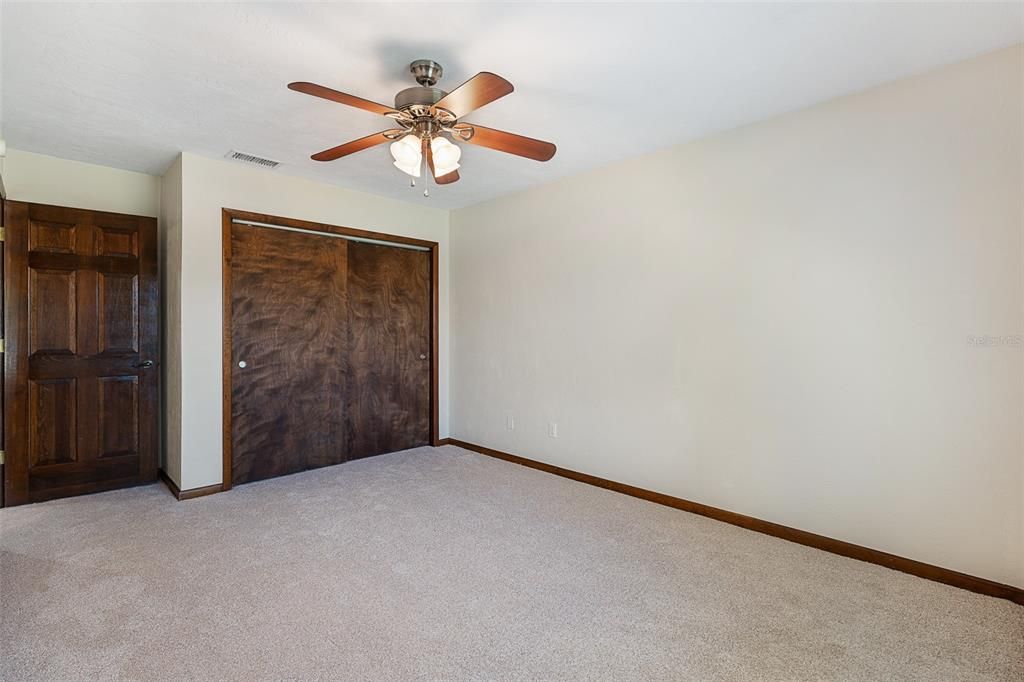 合同活跃: $369,000 (3 贝兹, 2 浴室, 1767 平方英尺)