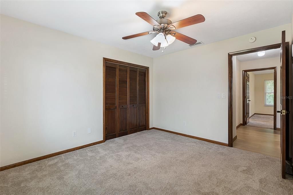 合同活跃: $369,000 (3 贝兹, 2 浴室, 1767 平方英尺)