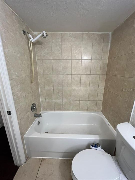 待售: $179,700 (2 贝兹, 1 浴室, 934 平方英尺)